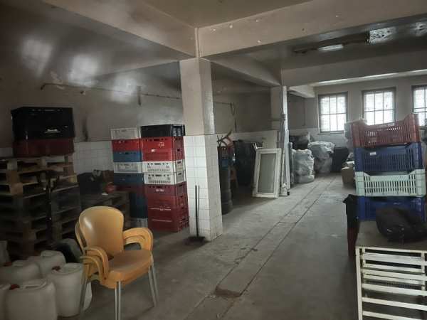 Дава под наем  склад град Търговище, Промишлена зона
      100 кв.м