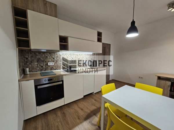 Дава под наем 1-стаен, гр. варна, левски 1