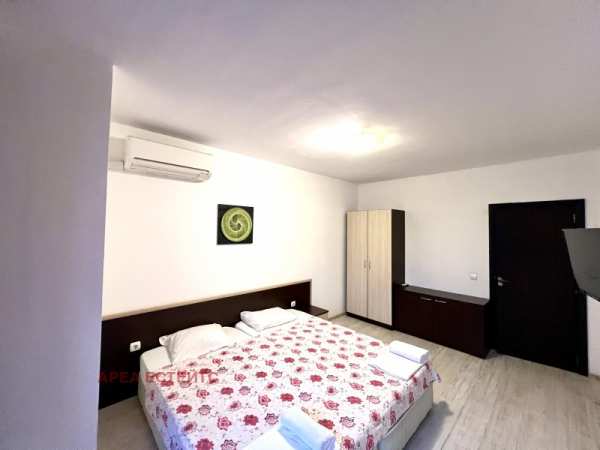 Дава под наем  многостаен град Бургас, Лазур
      200 кв.м