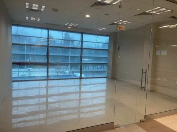 Дава под наем офис, гр. плевен, широк център