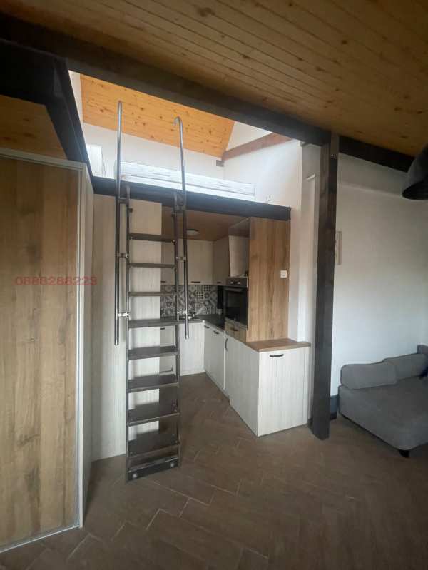 Дава под наем ателие, таван, гр. софия, център