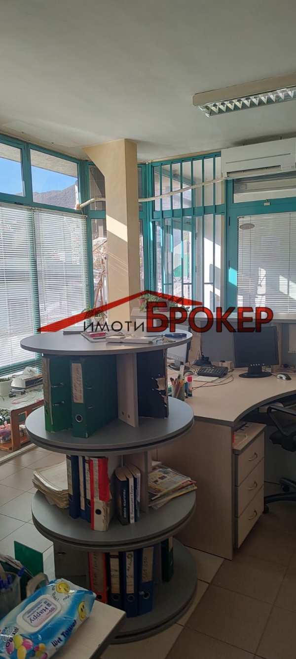 Дава под наем офис, гр. сливен, център