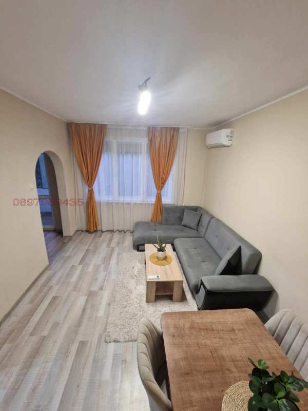 Дава под наем 3-стаен, гр. добрич, център