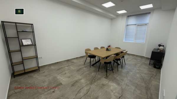 Дава под наем офис, гр. перник, център