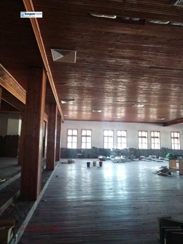 Дава под наем склад, гр. шумен, промишлена зона