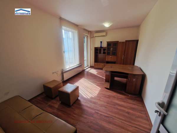 Дава под наем офис, гр. русе, център