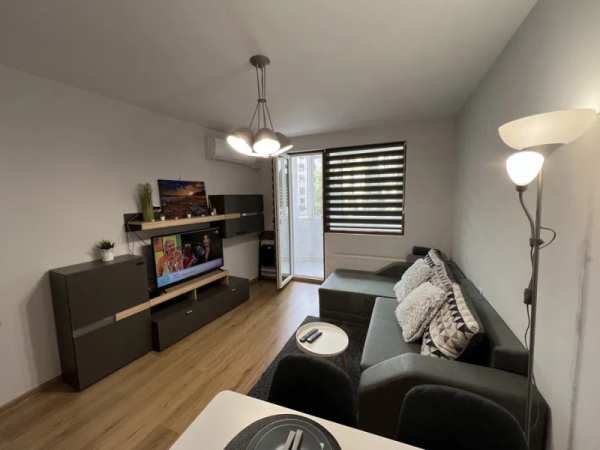 Дава под наем  4-стаен град Велико Търново, Център
      120 кв.м