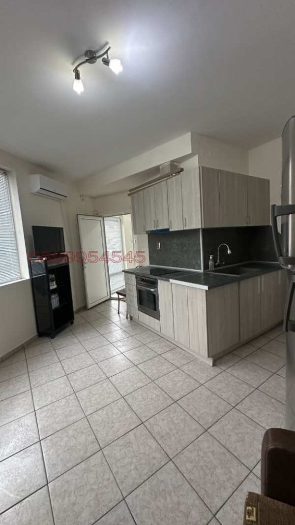 Дава под наем 4-стаен, гр. добрич, център