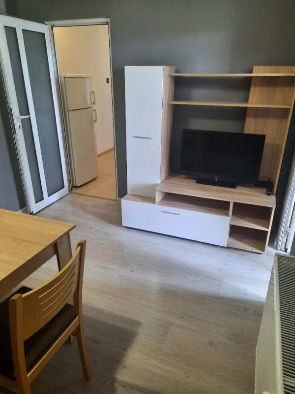 Дава под наем 1-стаен, гр. перник, изток