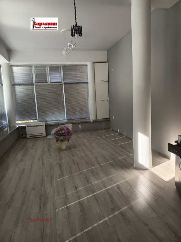 Дава под наем офис, гр. панагюрище, област пазарджик