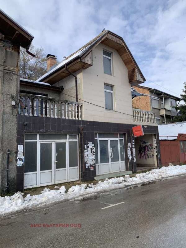 Дава под наем магазин, гр. плевен, идеален център