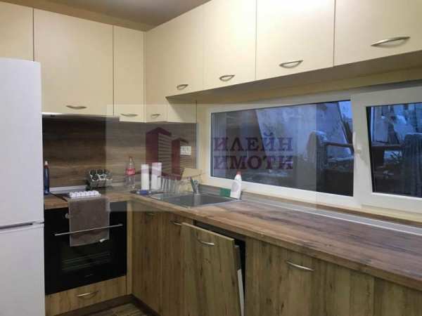 Дава под наем къща, гр. русе, център