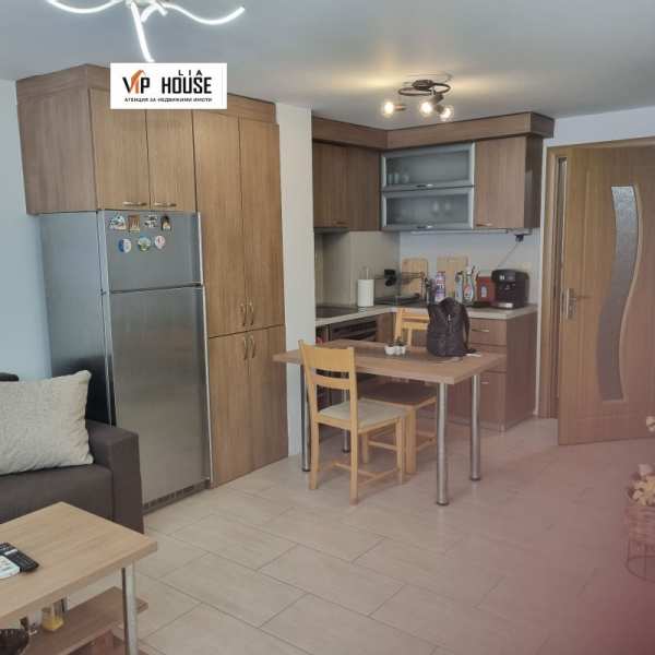 Дава под наем 2-стаен, гр. пазарджик, идеален център