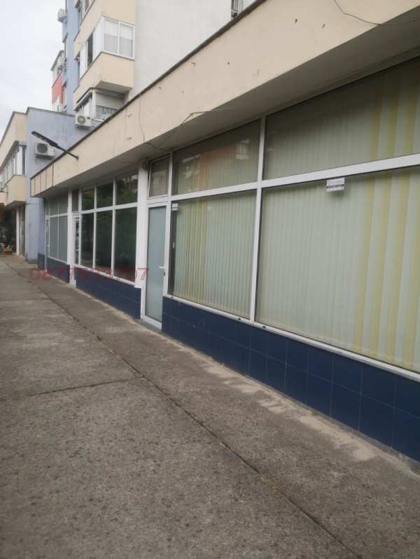 Дава под наем  магазин град Велико Търново, Център
      32 кв.м