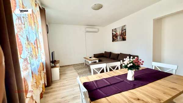 Дава под наем 4-стаен, гр. бургас, център