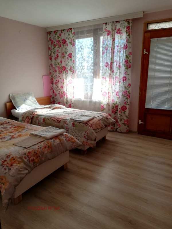 Дава под наем етаж от къща, гр. враца, подбалканска