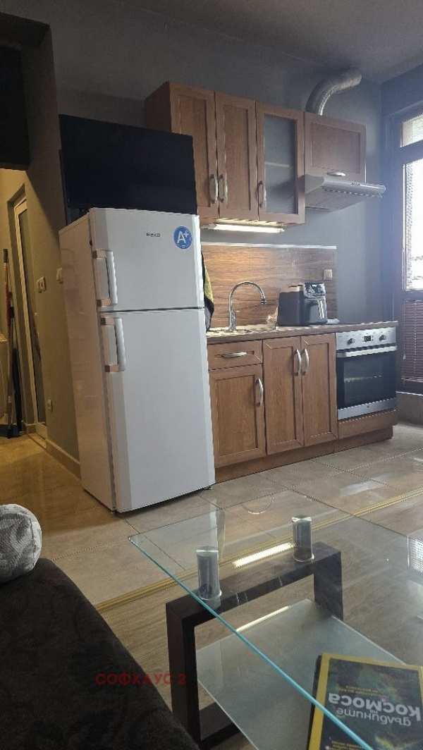 Дава под наем 1-стаен, гр. софия, изток