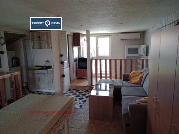 Дава под наем етаж от къща, гр. плевен, широк център