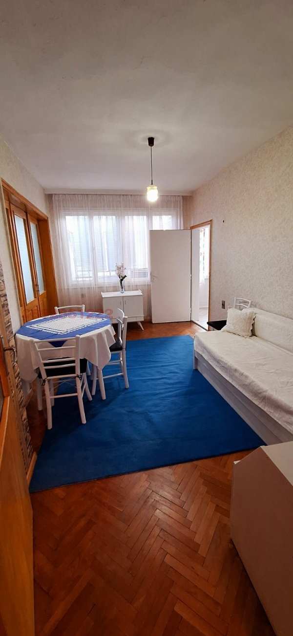 Дава под наем 4-стаен, гр. горна оряховица, област велико търново