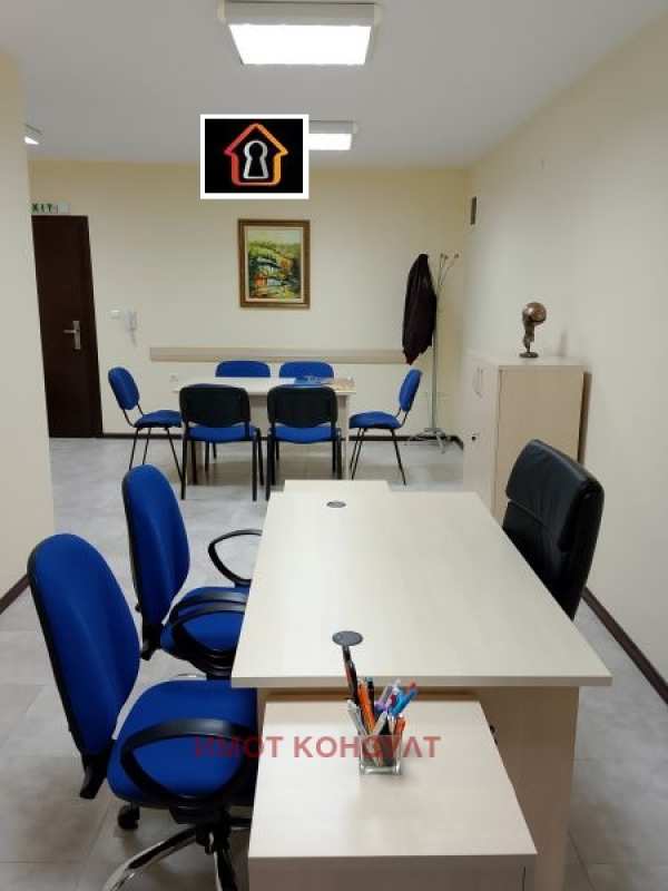 Дава под наем  офис град Враца, Център
      45 кв.м