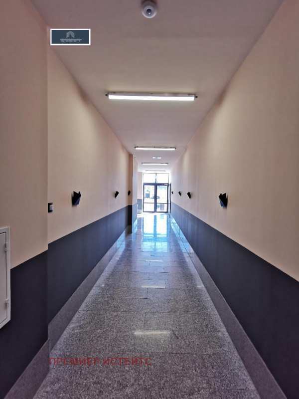 Дава под наем  офис град Кюстендил, Промишлена зона - Изток
      540 кв.м