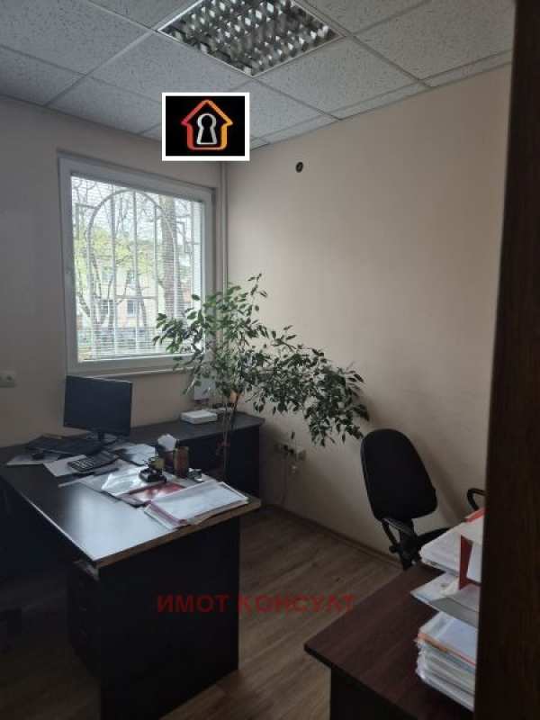 Дава под наем  офис град Враца, Център
      360 кв.м