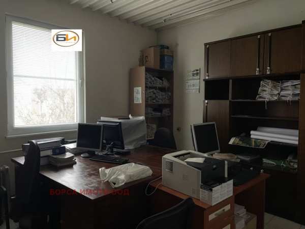 Дава под наем  офис град Враца, Промишлена зона
      25 кв.м