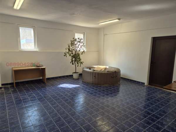 Дава под наем пром. помещение, гр. своге, област софия област