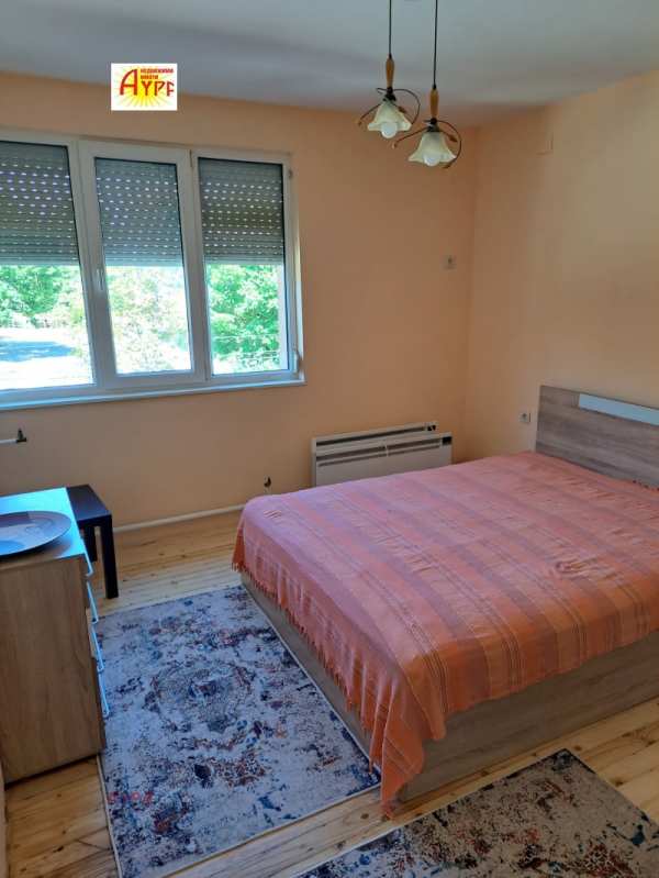 Дава под наем къща, гр. враца, център