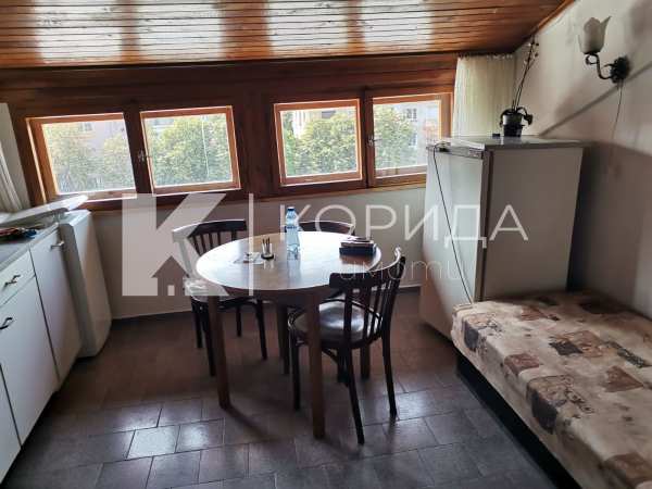 Дава под наем ателие, таван, гр. софия, гоце делчев