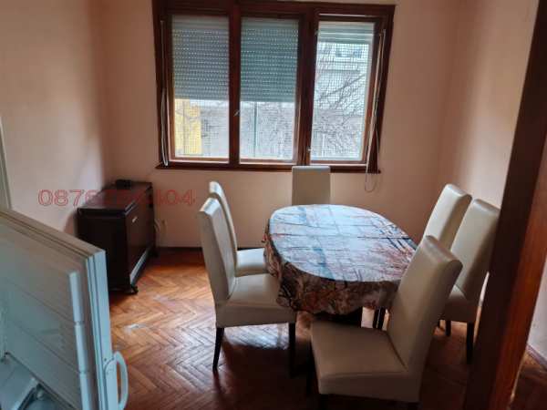 Дава под наем 4-стаен, гр. ловеч, широк център