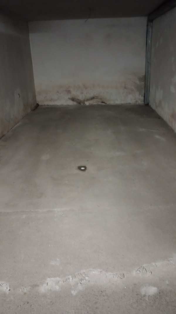 Дава под наем гараж, паркомясто, гр. русе, ялта