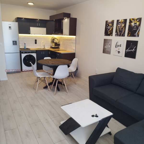 Дава под наем 2-стаен, гр. варна, левски 1