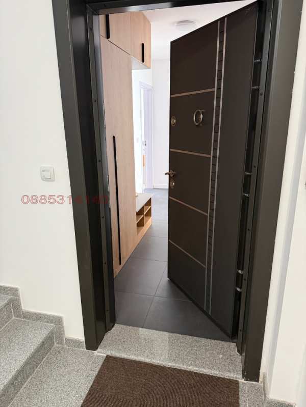 Дава под наем 4-стаен, гр. благоевград, освобождение