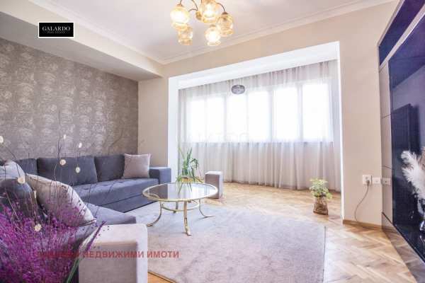 Дава под наем 4-стаен, гр. софия, изток