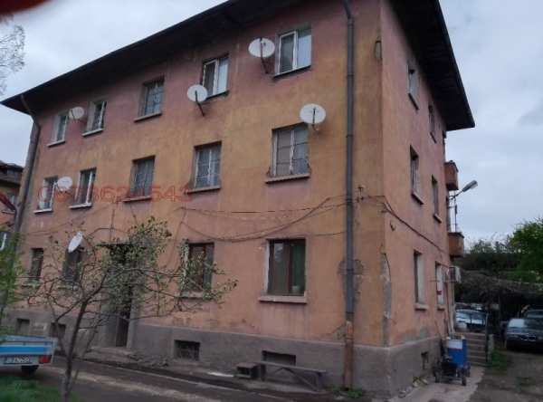 Дава под наем къща, с. драговищица, област кюстендил