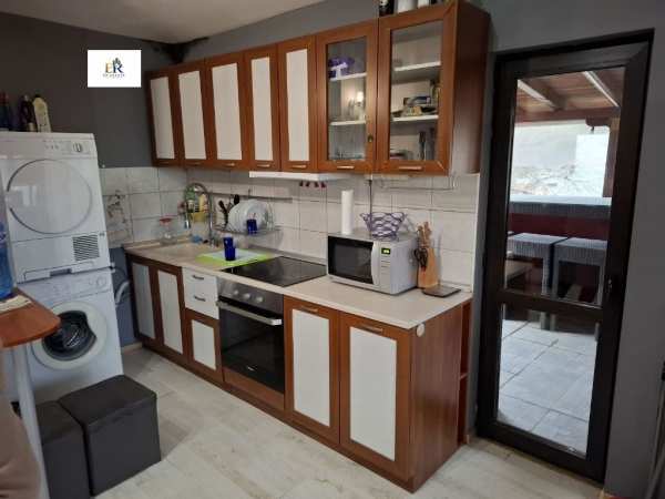 Дава под наем 2-стаен, гр. плевен, широк център