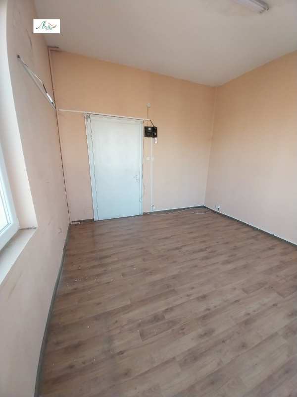 Дава под наем офис, гр. шумен, център