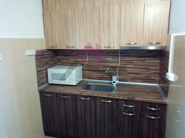 Дава под наем етаж от къща, гр. варна, м-т евксиноград