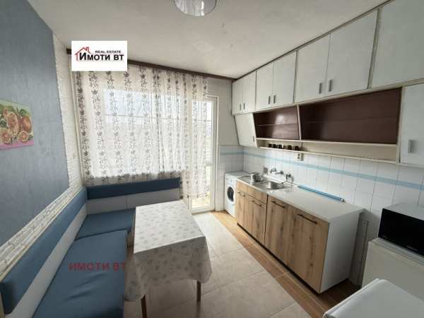 Дава под наем 4-стаен, гр. велико търново, център