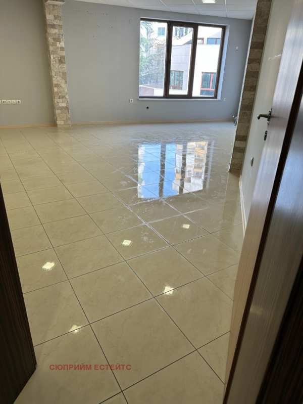 Дава под наем офис, гр. хасково, център