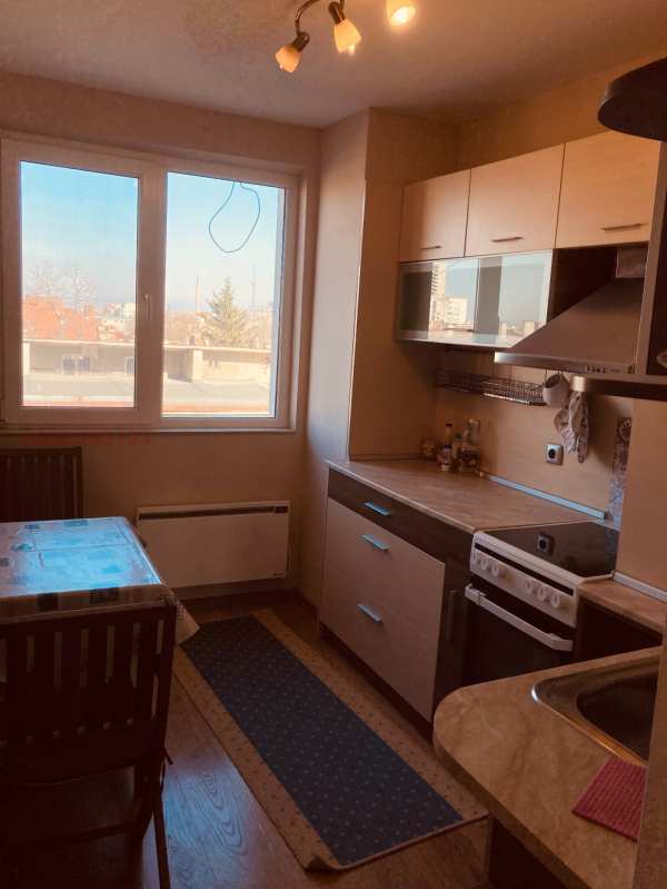 Дава под наем 3-стаен, гр. русе, център