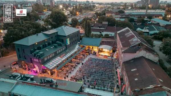 Дава под наем ателие, таван, гр. софия, център