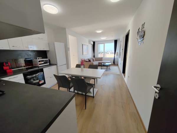 Дава под наем 4-стаен, гр. бургас, лазур