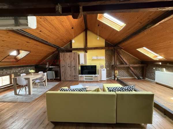 Дава под наем ателие, таван, гр. русе, център