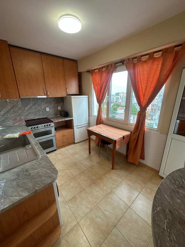 Дава под наем 2-стаен, гр. балчик, област добрич