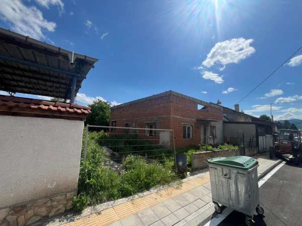 Продава къща, гр. златица, област софия област