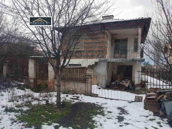 Продава  къща с. Главиница, област Пазарджик
      60 кв.м