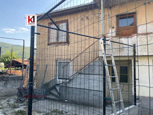 Продава  къща гр. Пещера, област Пазарджик
      102 кв.м