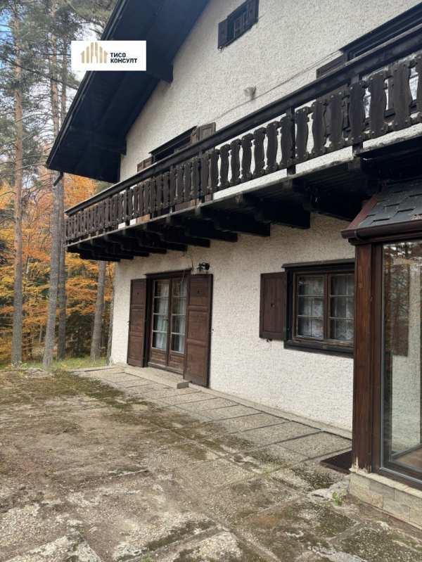 Продава  вила к.к. Боровец, област София
      300 кв.м
